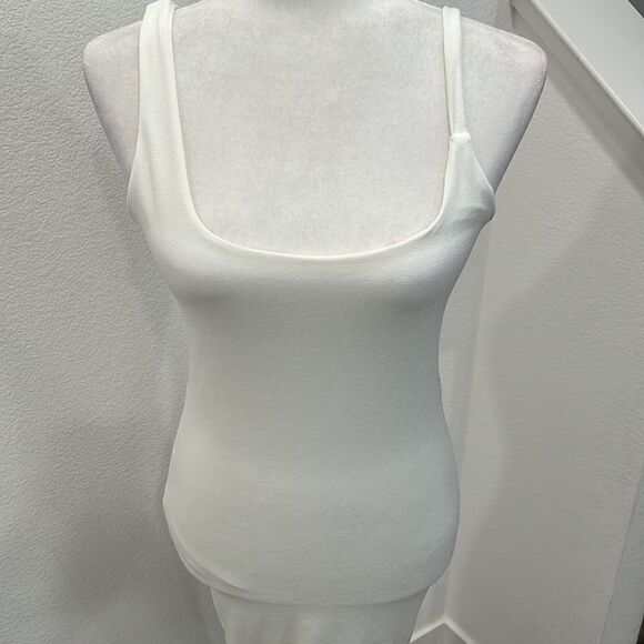 Women’s Fashion Nova Midi Dress. - Picture 2 of 8